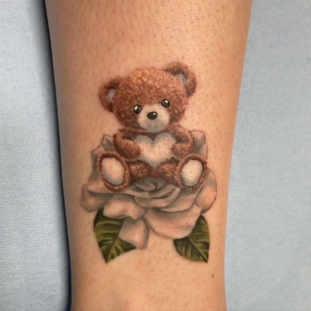 20 ideias de tatuagens de ursinhos de peluche que valorizam a sua criança interior