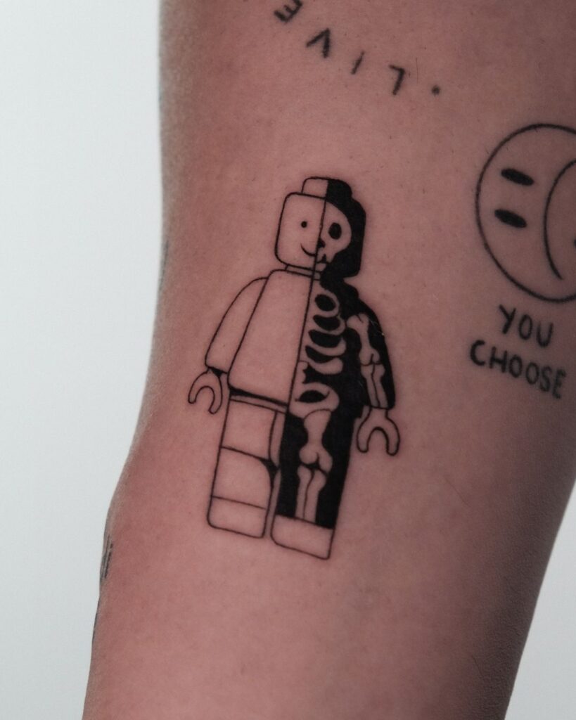 20 idées de tatouage Lego pour les fans de Lego