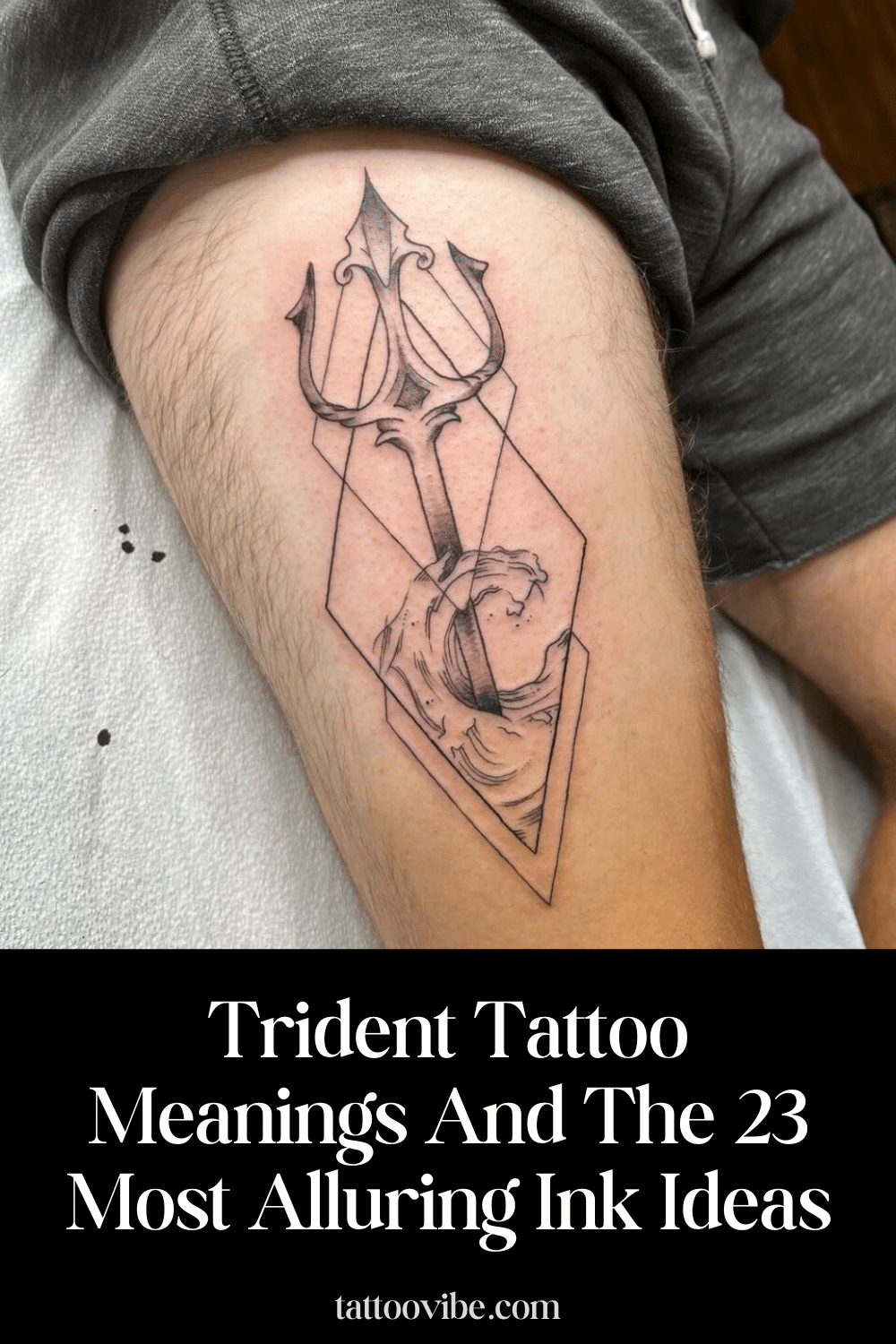 Trident Tattoo Meanings And The 23 Most Alluring Ink Ideas (Signification du tatouage Trident et les 23 idées d'encre les plus séduisantes)