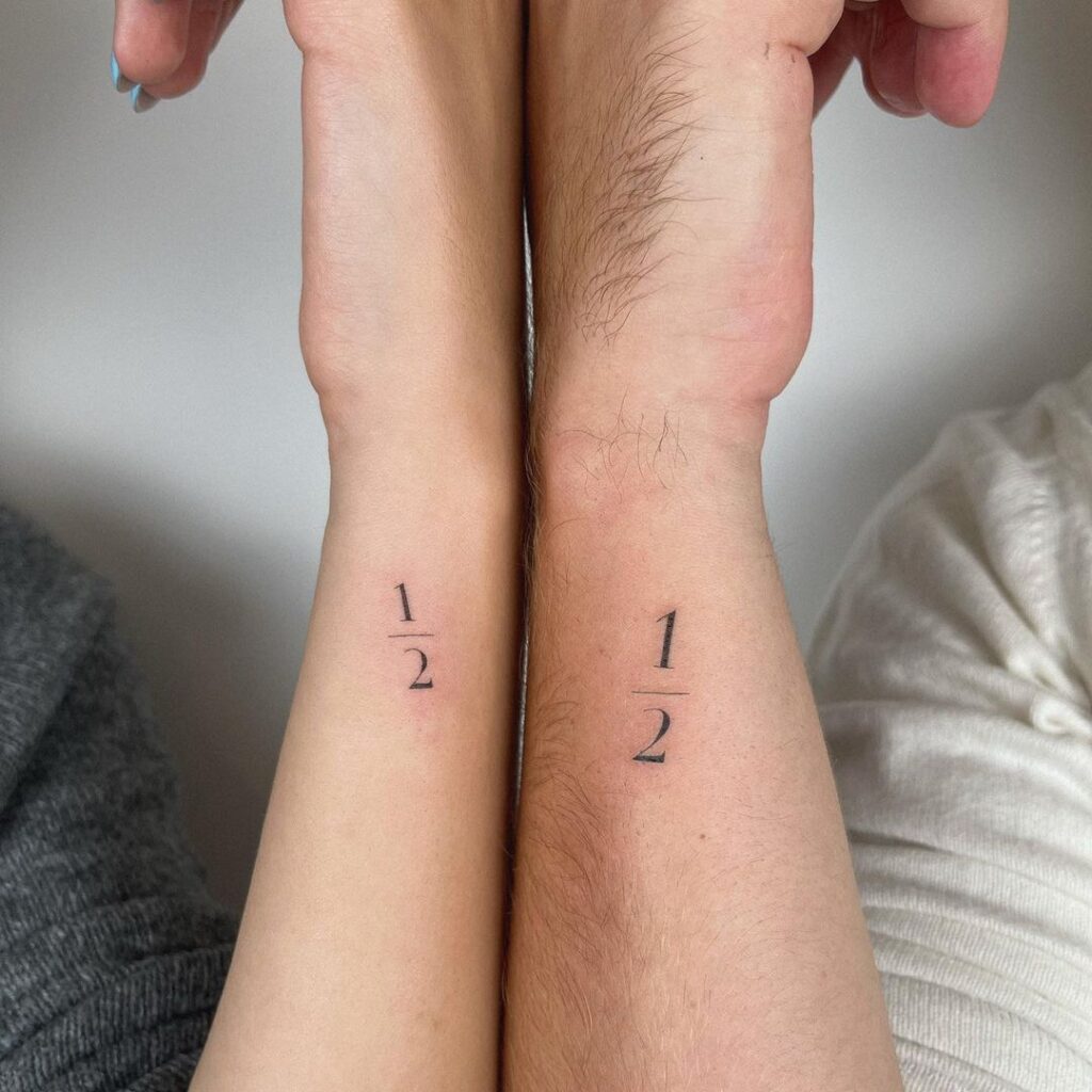 20 herzzerreißende Geschwister-Tattoos, die euer ewiges Band einfärben