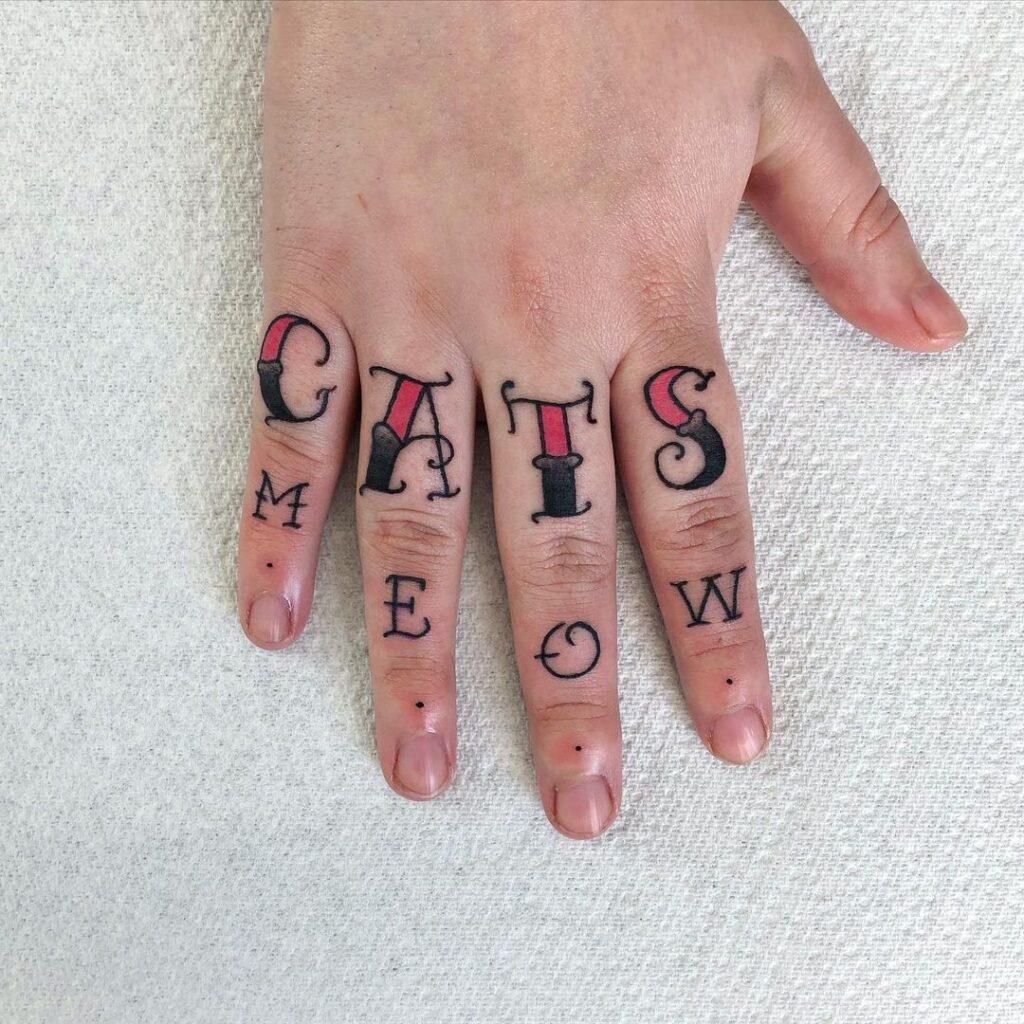 20 ideias de tatuagens nos nós dos dedos que o vão deixar obcecado