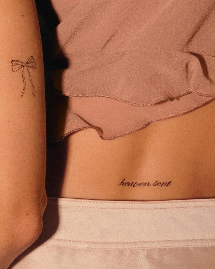 20 Tatuagens exclusivas na parte inferior das costas para mulheres que você deve ver