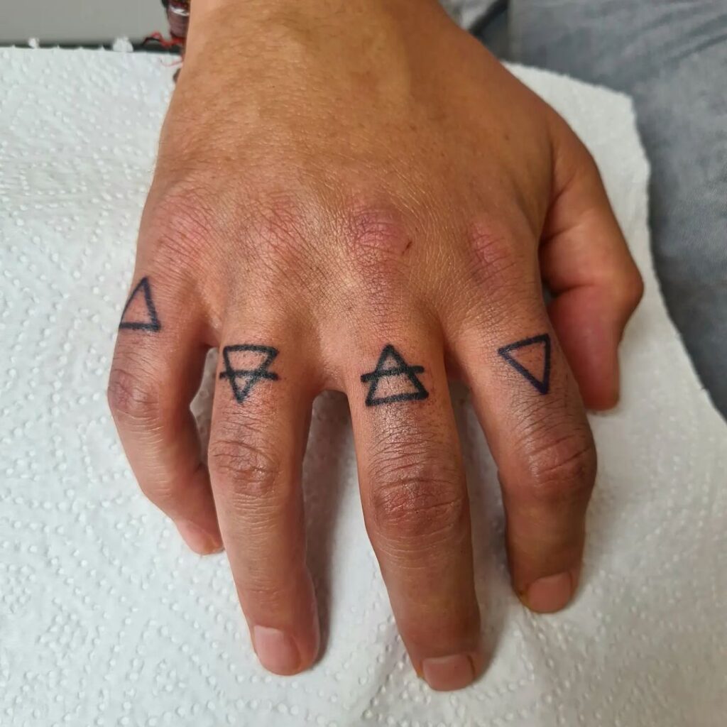 20 Knuckle Tattoo Ideas You'll Be Obsessed With