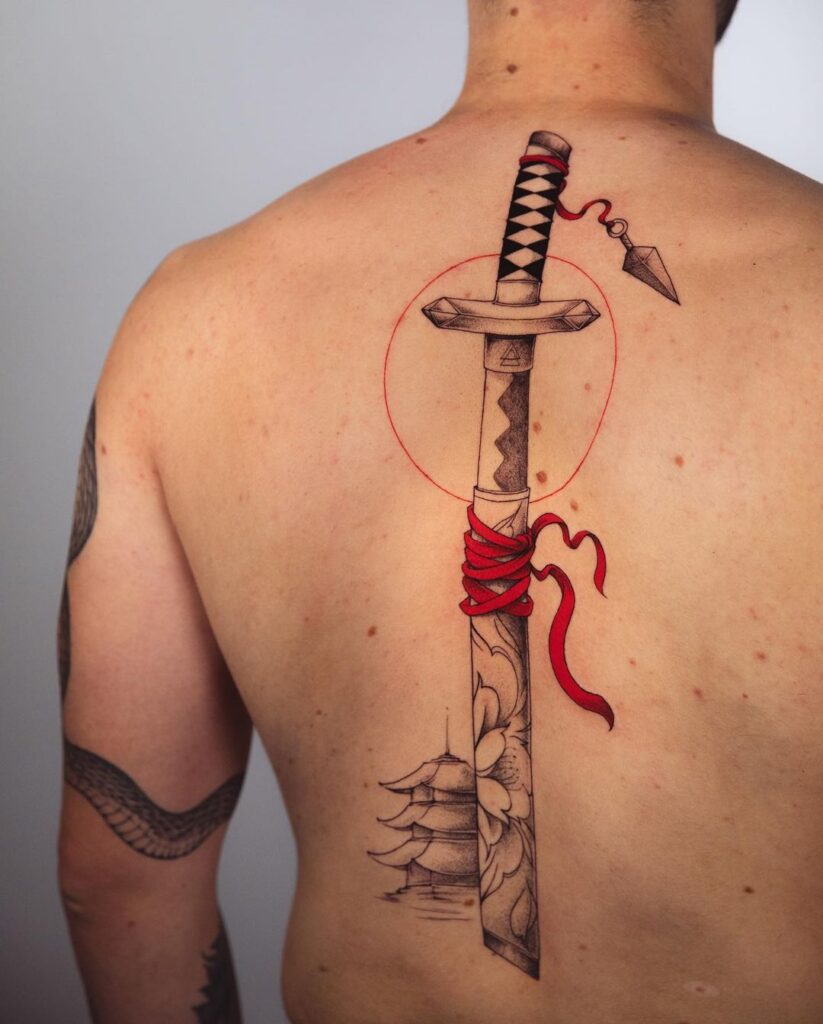 18 incredibili tatuaggi a forma di katana per liberare il vostro samurai interiore