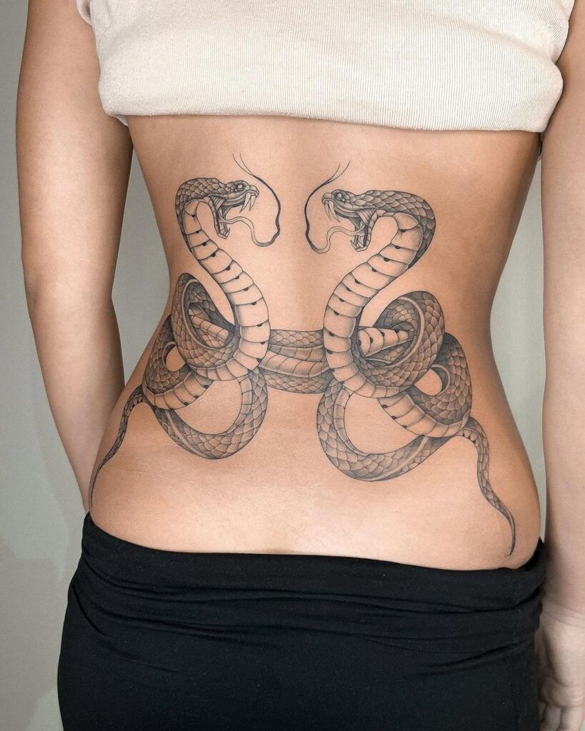 20 Einzigartige Tattoos für den unteren Rücken für Frauen, die Sie sehen müssen