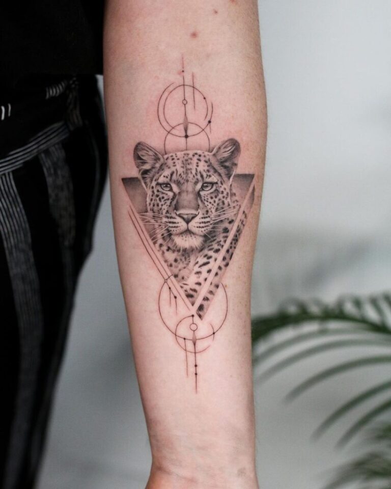 20 ideias cativantes de tatuagens de animais celebradas na pele