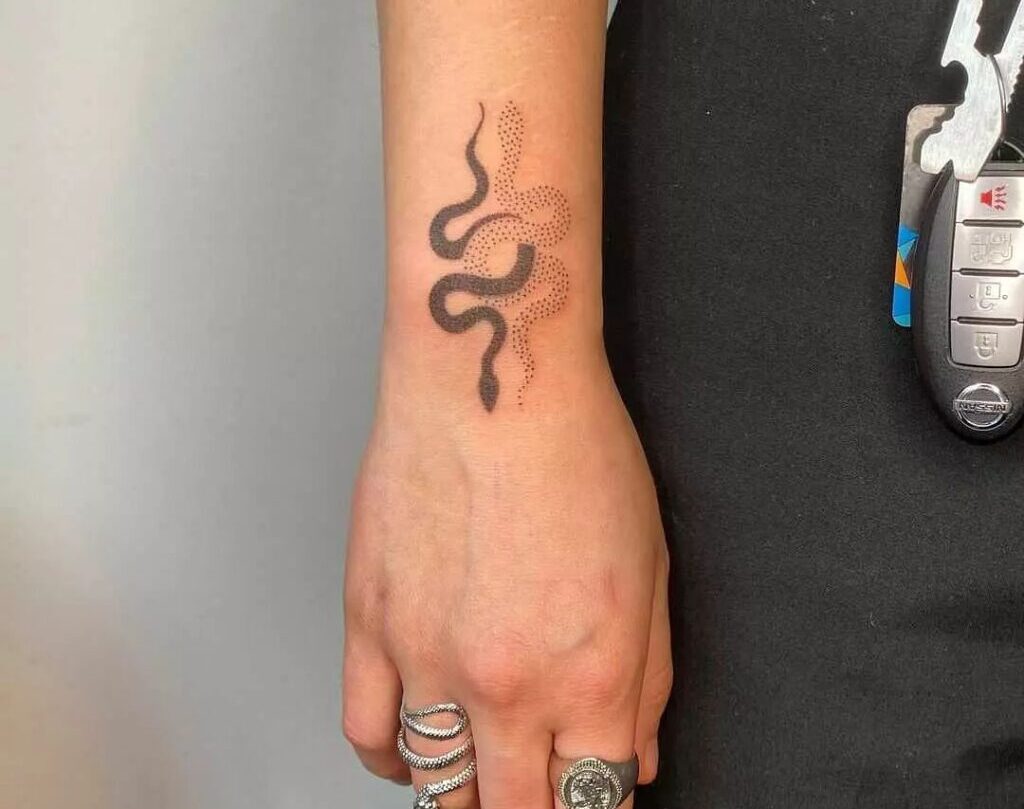 20 Befriedigende Stick and Poke Tattoos Perfekt handgefertigt