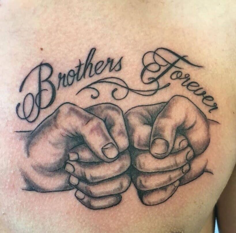 20 ideias impressionantes de tatuagens de irmãos que simbolizam a fraternidade