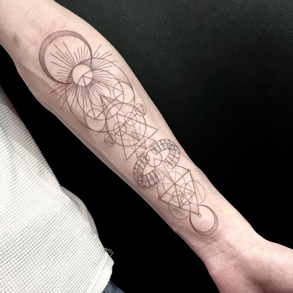 20 fesselnde geometrische Tattoos, die genau auf den Punkt sind