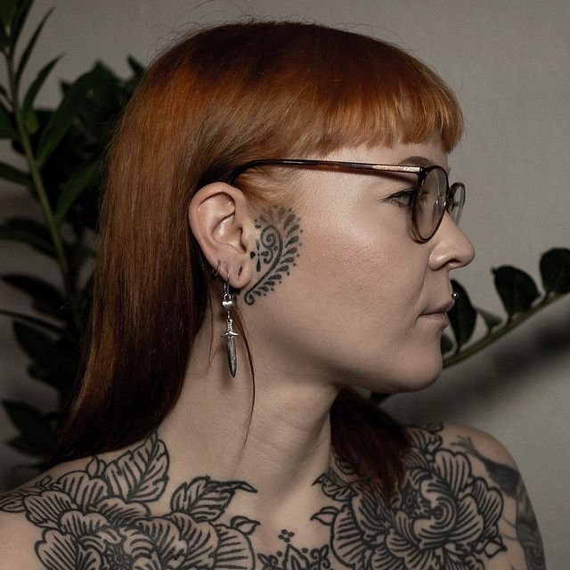 24 Fascinating Ideas of Face Tattoos for Women