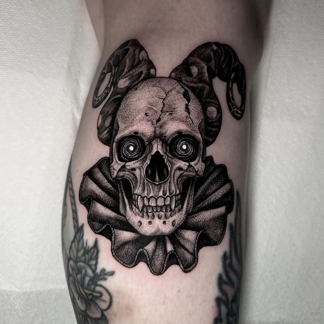 20 Tatuagens góticas assustadoras em preto e branco