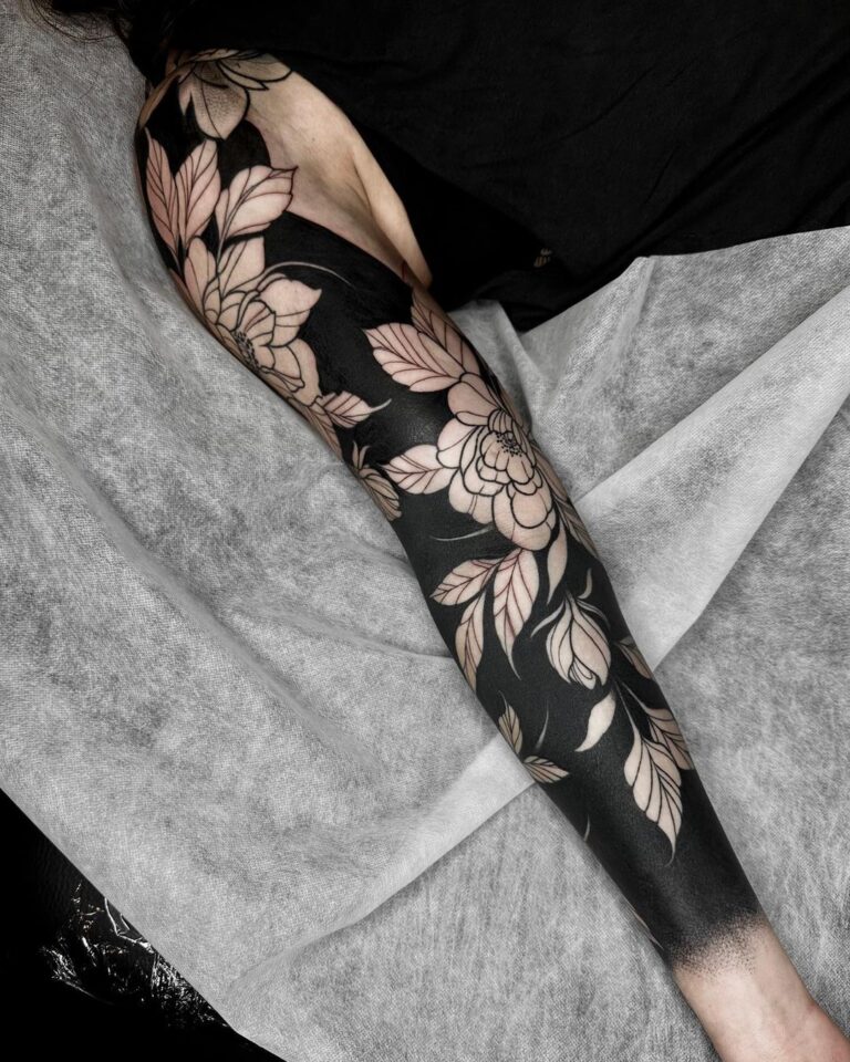 20 Superior Blackout Tattoos Made For The Courageous Ones