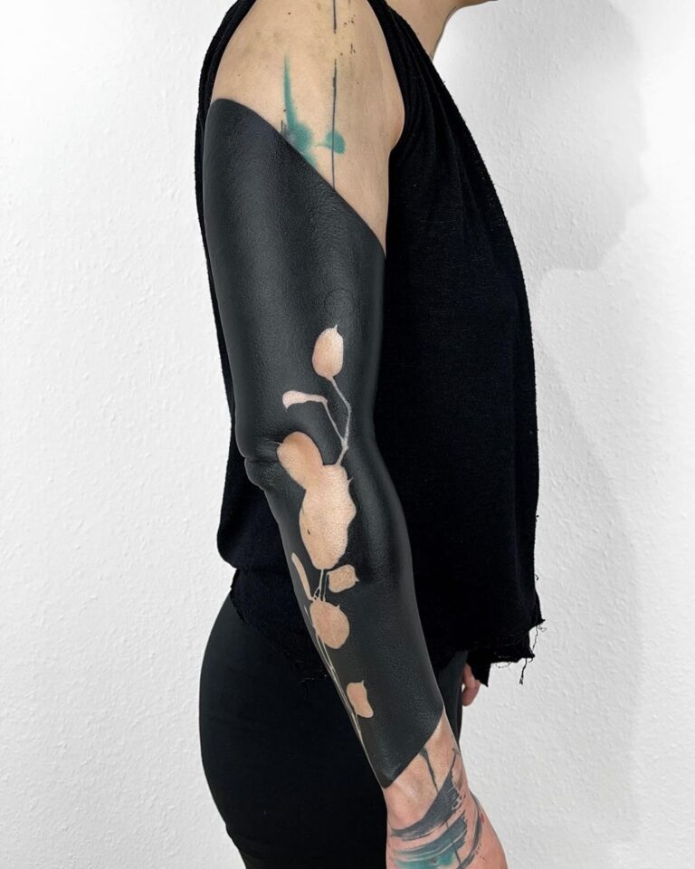 20 Superior Blackout Tattoos Made For The Courageous Ones